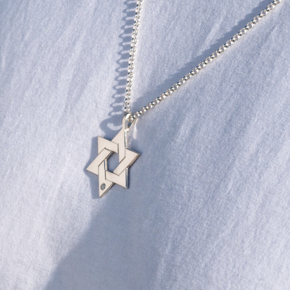 שרשרת מגן דוד לגבר עם יהלום שרשרת מגן דוד לגבר עם יהלום