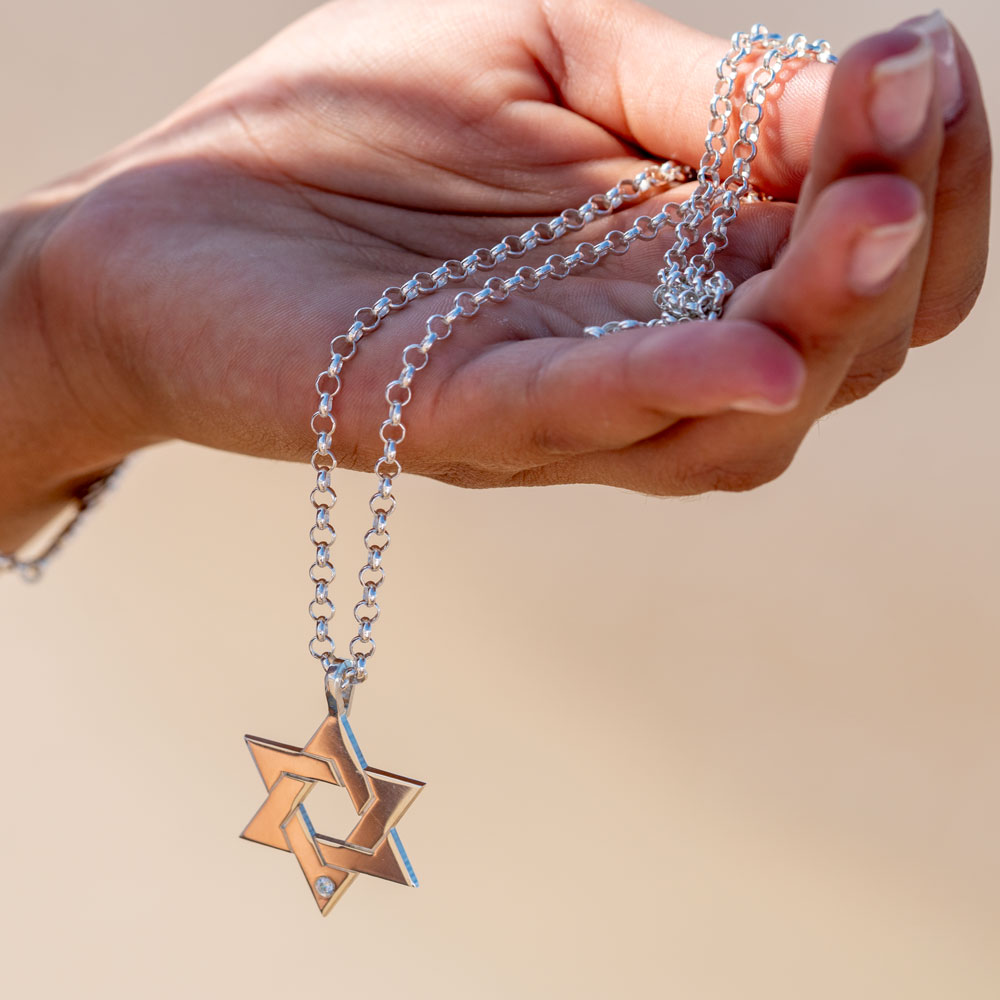 שרשרת מגן דוד עם יהלום שרשרת מגן דוד עם יהלום