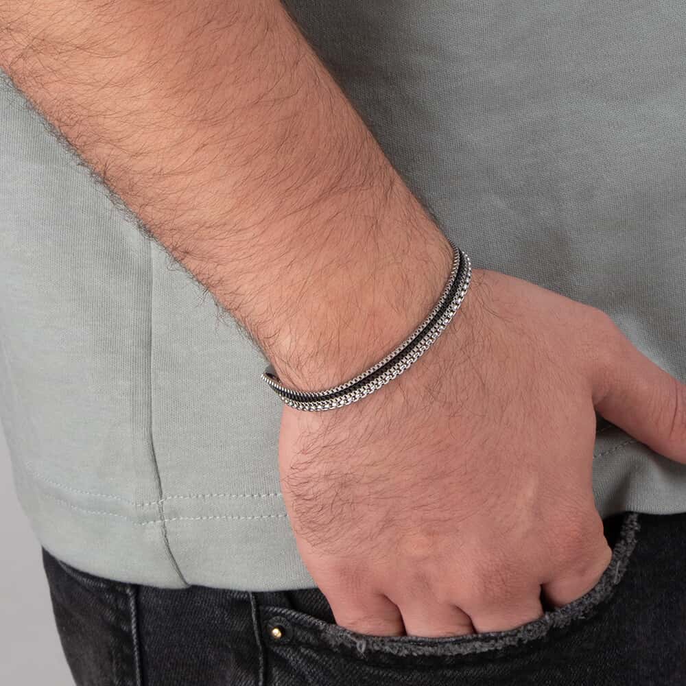 סט צמידים לגבר 4 שכבות -דגם כסף סט צמידים לגבר 4 שכבות -דגם כסף