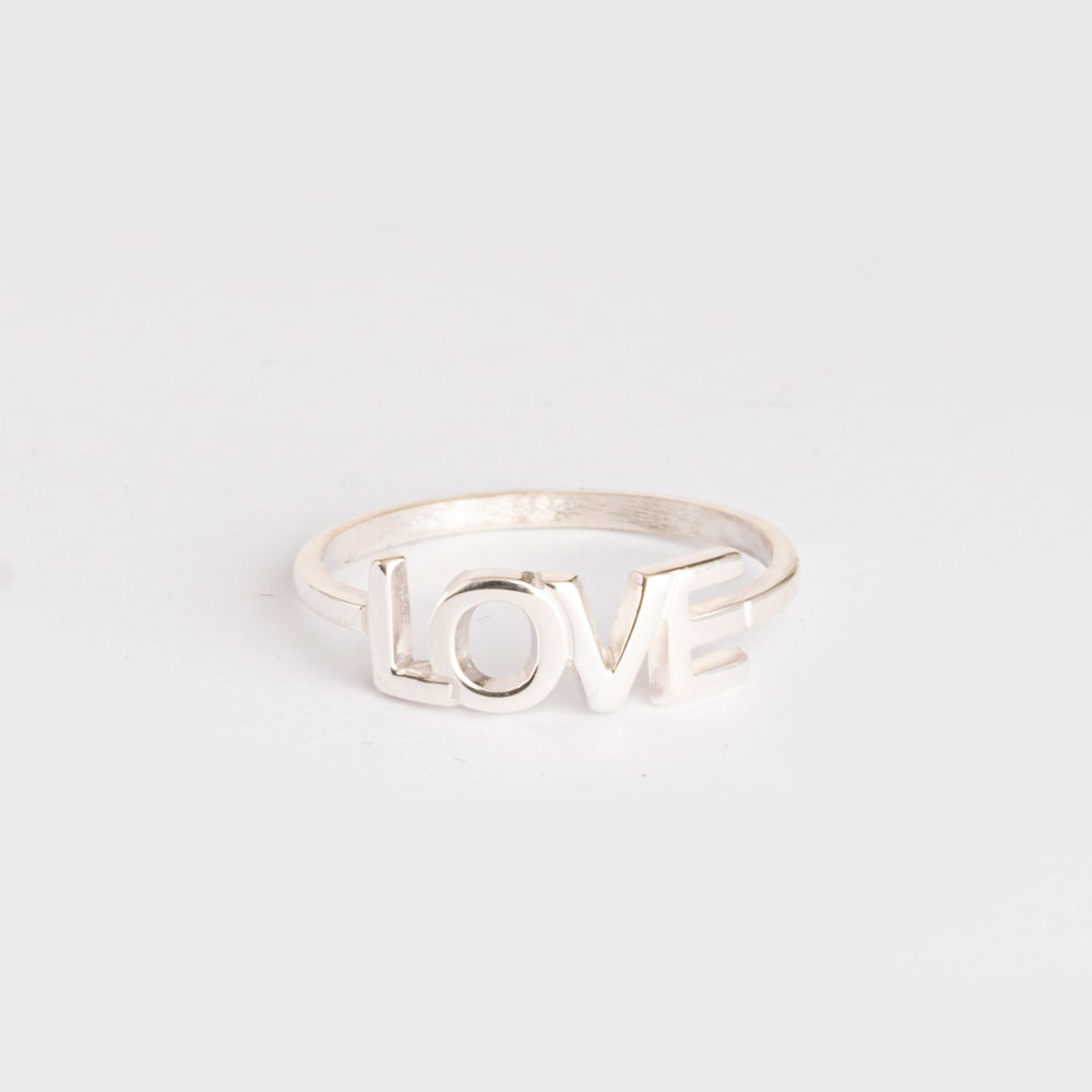 טבעת LOVE עדינה טבעת LOVE עדינה