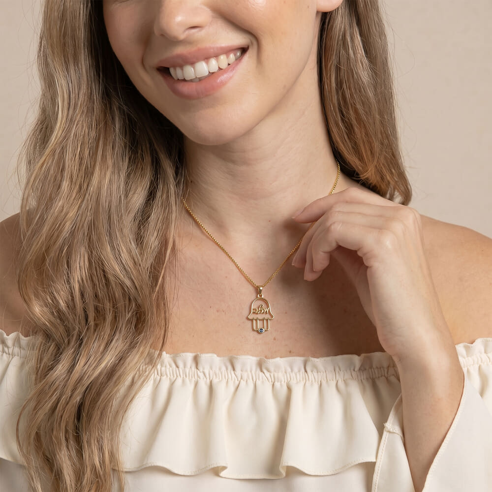 שרשרת חמסה עם שם בעברית ואבן לידה שרשרת חמסה עם שם בעברית ואבן לידה